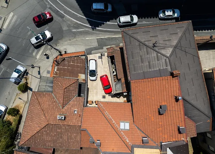 Saffron Boutique Hotel *